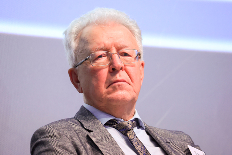 Так же накачивали деньгами рейх: бросит ли МВФ «спасательный круг» Украине?