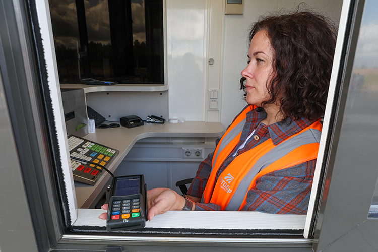 Данных о том, сколько будет стоить проезд, пока нет. Однако важно отметить, что «Автодор» ежегодно индексирует тарифы