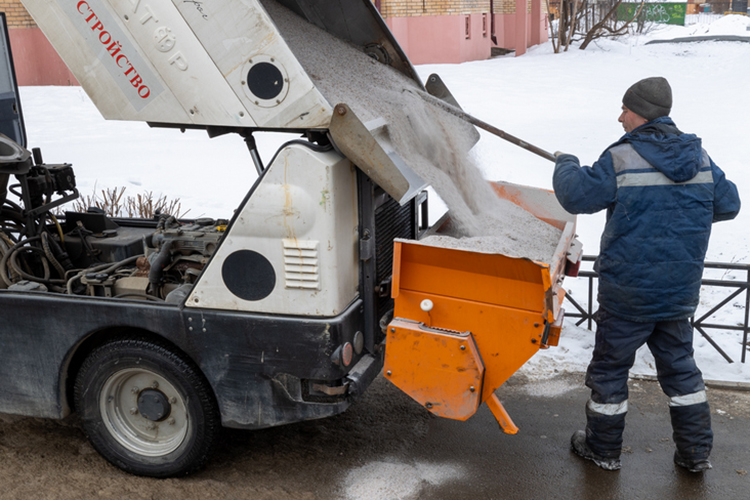 Ильсур Метшин: «Мы навели порядок в наружной рекламе, то же самое давайте и со знаками»