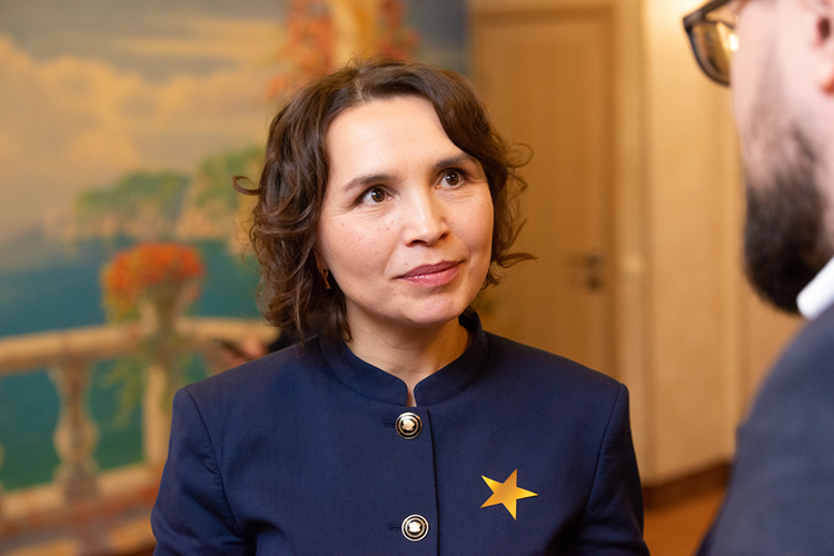 Алсу Галиуллина: «Каждый раз прошу, чтобы Альбина Рамилевна приглашала на свои мероприятия, потому что сегодня очень важно не просто руководить бизнесом, а знать, какие риски мы несем»