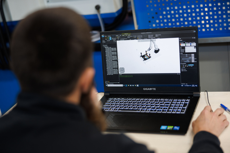 Некоторые регионы устанавливают штрафы за отсутствие квот для ветеранов боевых действий. Например, денежные санкции в случае несоблюдения квотирования для бойцов уже с сентября действуют в Московской, Самарской и Вологодской областях