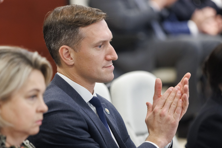 Еще один новичок нашего рейтинга — глава министерства цифрового развития РТ Илья Начвин. Его ведомству доверили 5,4 млрд рублей