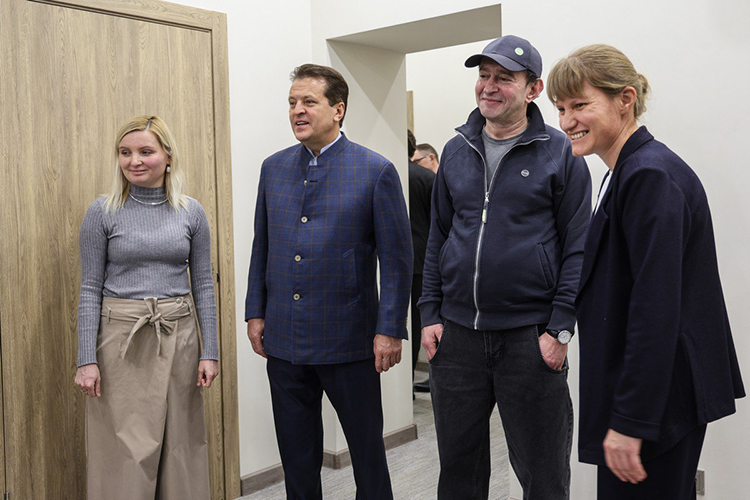 «Такого подхода в мире-то не наберется!»: Хабенский и Метшин посетили инклюзивный центр «Тылсым»