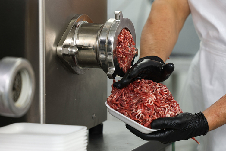 «Дефицита рук не испытываем, наоборот, нам часто звонят с вопросом, нет ли свободных вакансий»