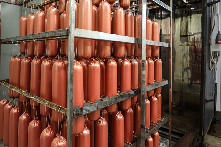 «Мы падения спроса на колбасные изделия не ощущаем»