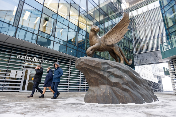 «Аверс» &mdash; один из банков в РТ, портфель вкладов которого на фоне высоких ставок по вкладам не только не удержал позиции по привлеченным средства физических лиц, но и снизил их, причем существенно