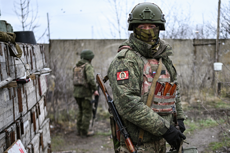 Северск был последним крупным населенным пунктом, прикрывавшим подступы к Краматорску с востока. Его падение выводит наши войска на оперативный простор