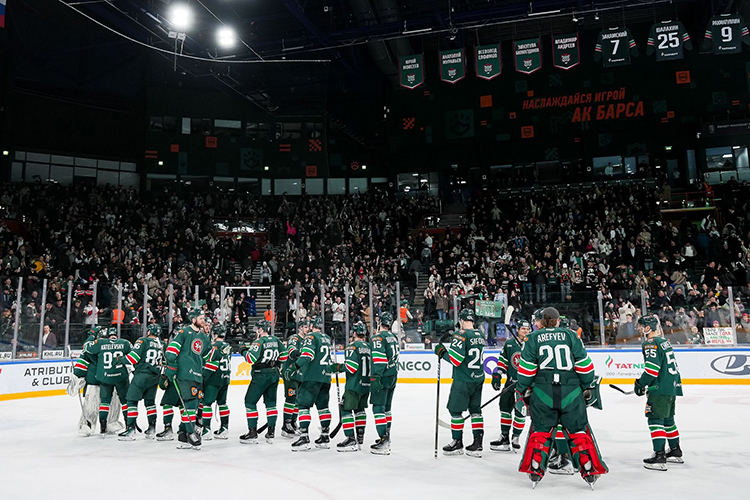 Источники нашего издания рассказывают, что Гатиятулину нужен игрок с именем, а не обычный хоккеист под третье звено