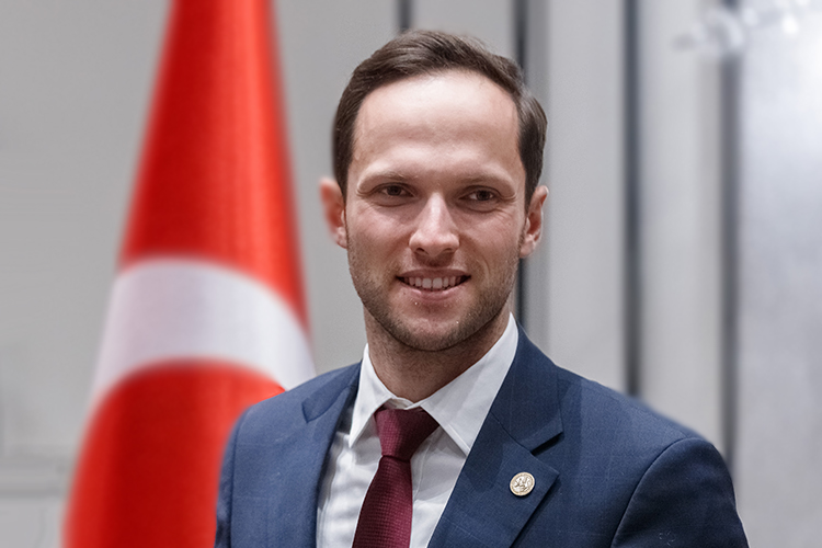 Еврейская община подарила республике немало и государственных деятелей. Один из них &mdash; замминистра промышленности и торговли РТ Герман Лернер