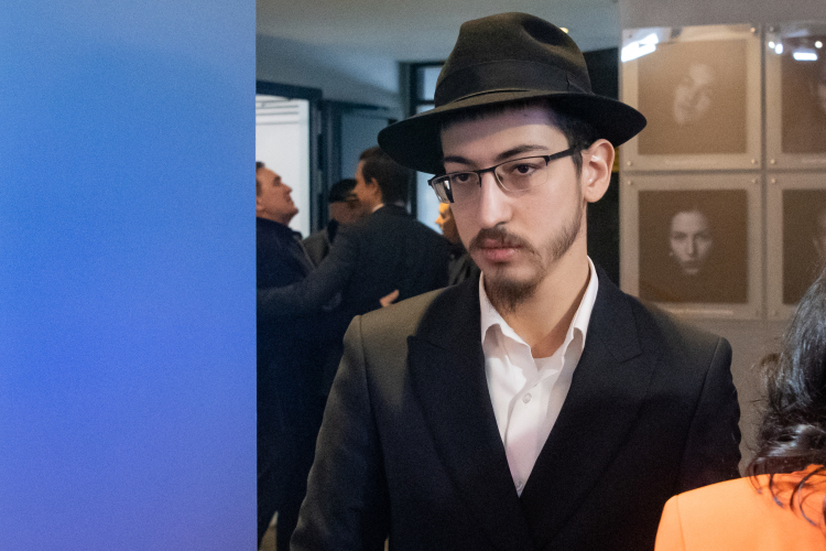 Хаим Довид учился в Московской раввинской академии, а также в Израиле