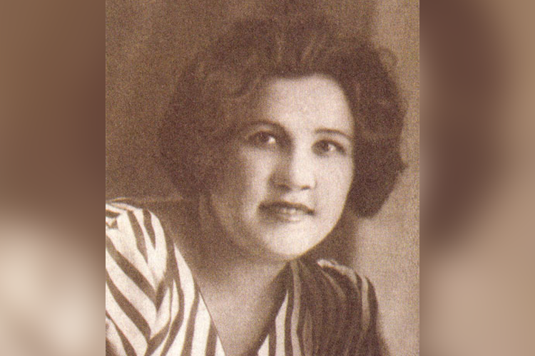 Жена Туфана &mdash; актриса Луиза Салиаскарова &mdash; скончалась, когда поэт был в заключении