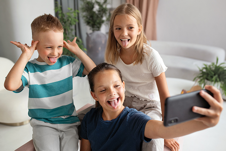 Путина предупредили о перетоке власти к цифровикам, в ГД хотят запретить детям соцсети, Мax тоже сбоит