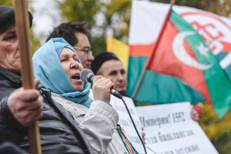 ДУМ Нижегородской области наградил Фаузию Байрамову медалью «За заслуги» областного значения за вклад в сохранение и изучение историко-культурного наследия татарского и мусульманского народов