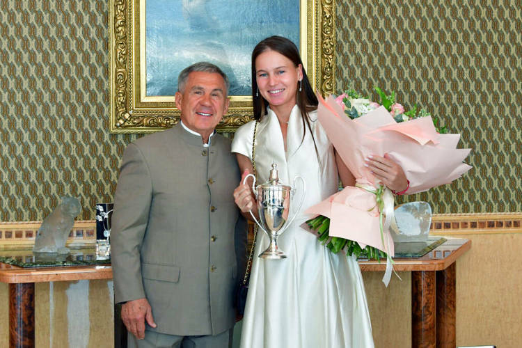 Вероника на встрече с Рустамом Миннихановым после победы на Уимблдоне