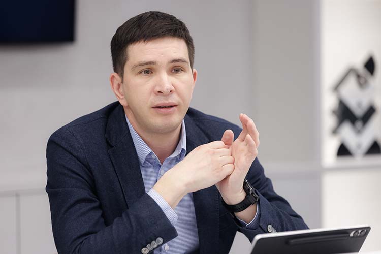 Альберт Салихов: «Вечерами практически вся территория вокруг самой дороги погружается в темноту: это и некрасиво, и небезопасно &mdash; в целом уровню главных въездных ворот в столицу Татарстана не соответствует»