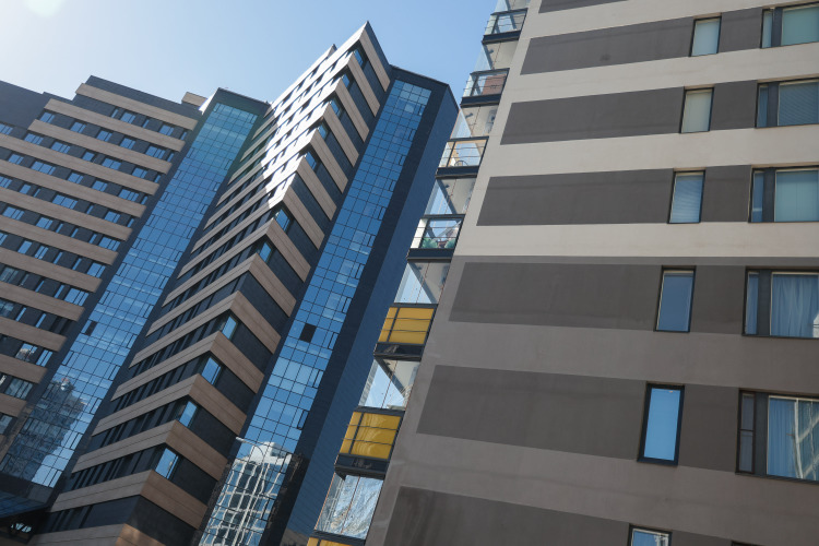 За строительство Millenium clinic отвечало ООО «Дион Медикал Групп»(17), которое принадлежит Светлане Галлямовой &mdash; дочери Тахаутдинова. В прошлом году убыток компании составил 847 млн рублей, что по большей степени связано с запуском медицинского центра в работу