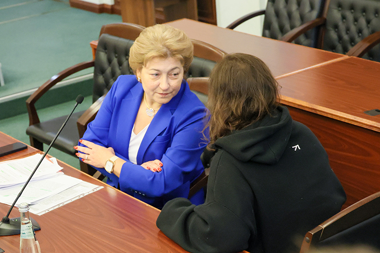 «Верховный суд РФ принял решение против Долиной, и это вызывает восторг. Особенно хорошо, что Полине Лурье вернули не деньги, а именно квартиру»