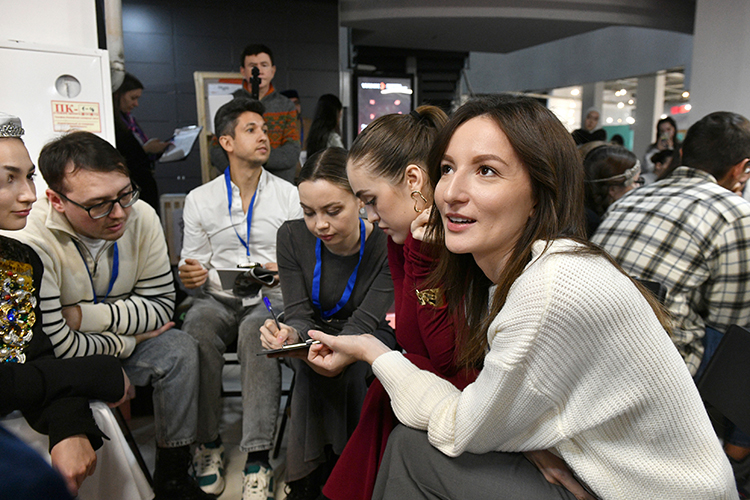 Звучали разные образы и метафоры. Например, татары &mdash; это альпинисты, которые карабкаются в гору, но путь вверх состоит не только из подъемов, бывают и спуски