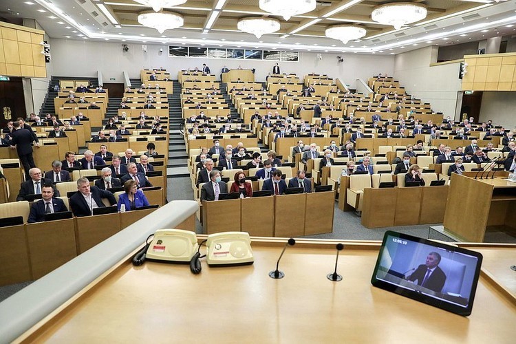 «Депутат Сардана Авксентьева заявила: возможно, в ГД практикуется продажа мест на круглые столы»