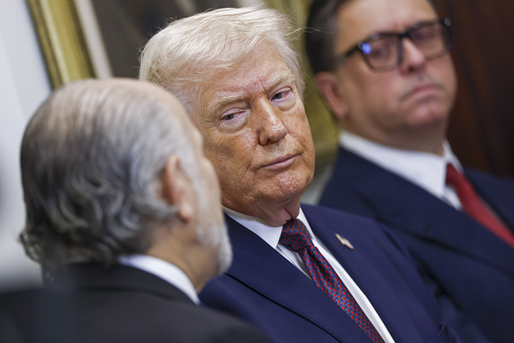 «Особенностью ситуации с мирным планом Дональда Трампа является то, что его по факту нет»