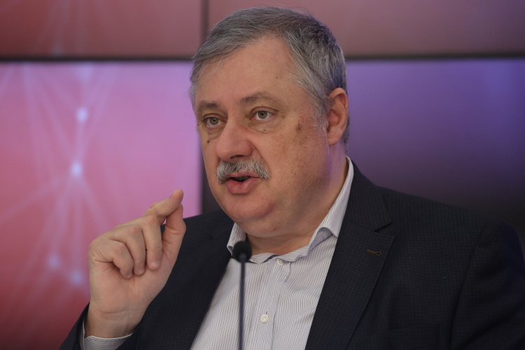 Политолог-американист Дмитрий Евстафьев