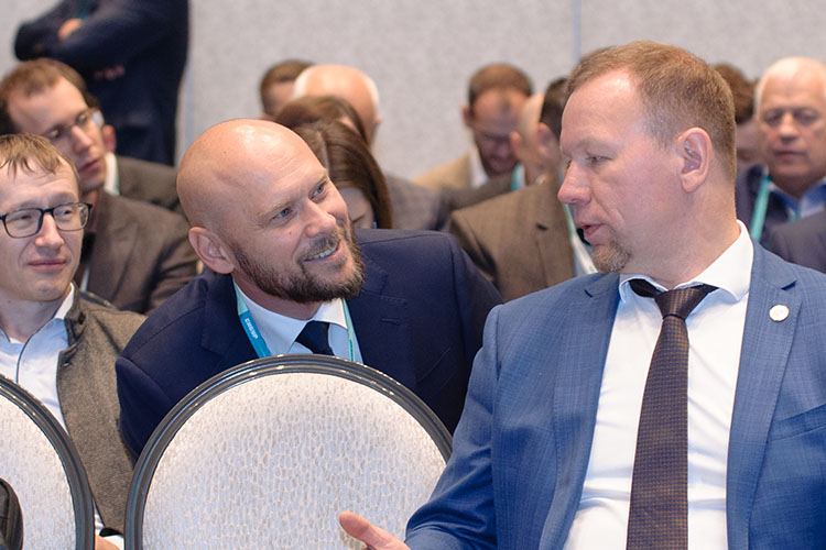 В минпромторге Татарстана отрасль курирует Марат Минибаев (справа на фото), который в этом году получил звание заслуженного энергетика РТ