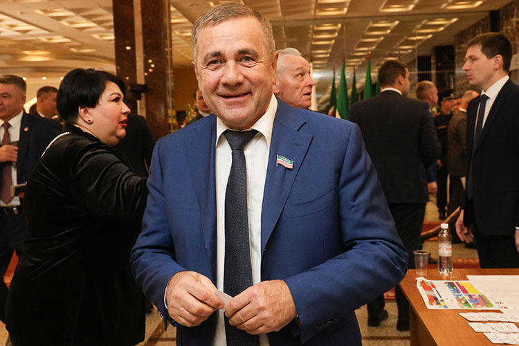 «Он финансист до мозга костей, все цифры из презентаций помнит наизусть, поэтому процесс сбора платежей в республике так хорошо выстроен», &mdash; указывает собеседник «БИЗНЕС Online» Рифнуре Сулейманове