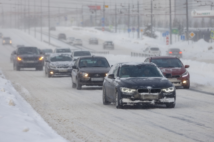 Сервис «Яндекс.Пробки» нередко, не считая летнего сезона, в вечерний час пик фиксирует в столице РТ 5–6 баллов, которые в случае ДТП доходят до пиковых 8–10 баллов