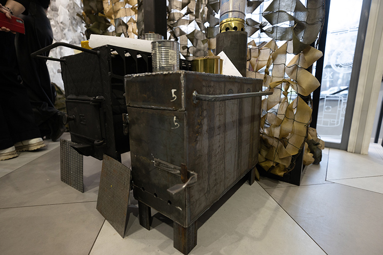 «Наступают холода, поэтому бойцы начинают готовиться, утепляться»