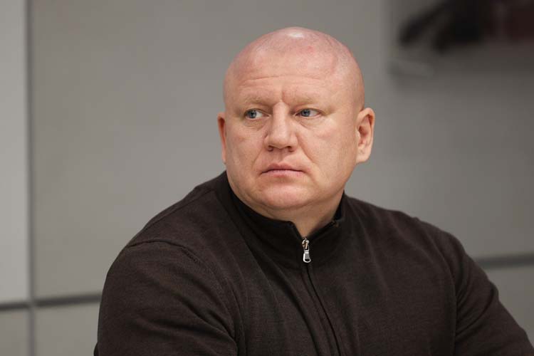 Ильдар Галимов: «Говорят: «Если у нас в части, в роте, дивизии есть хоть один татарин &mdash; мы его двумя руками держим. Потому что к нему по любому кто-то приедет. И у нас будет на столах и чак-чак, и казалык, и маскировочные сети, и все остальное»