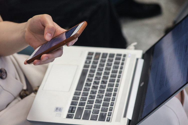 «Приложения и сервисы будут сворачиваться, &mdash; подтверждает и Николай Телегин, продакт-менеджер приложения «Штрафы ГИБДД официальные ПДД». &mdash; Сейчас наша главная задача &mdash; сохранить тех, кто пользуется приложением уже 7–8 лет»