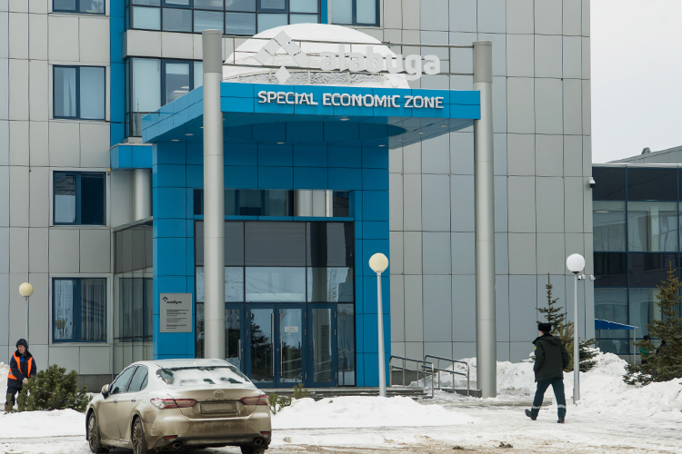 Сумма коммерческих кредитов, которые уже привлекла ОЭЗ «Алабуга», может достигать более 100 млрд рублей