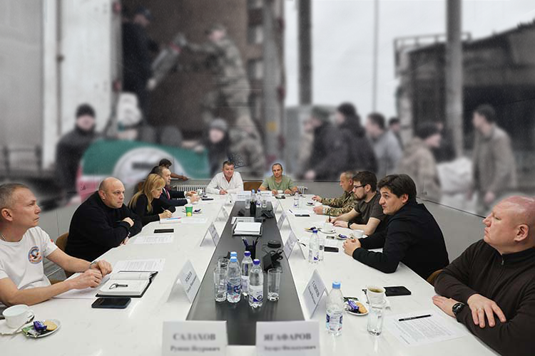 «Все сидят, смотрят на происходящее и говорят: «Переговоры же идут? Зачем нам тебе помогать?»