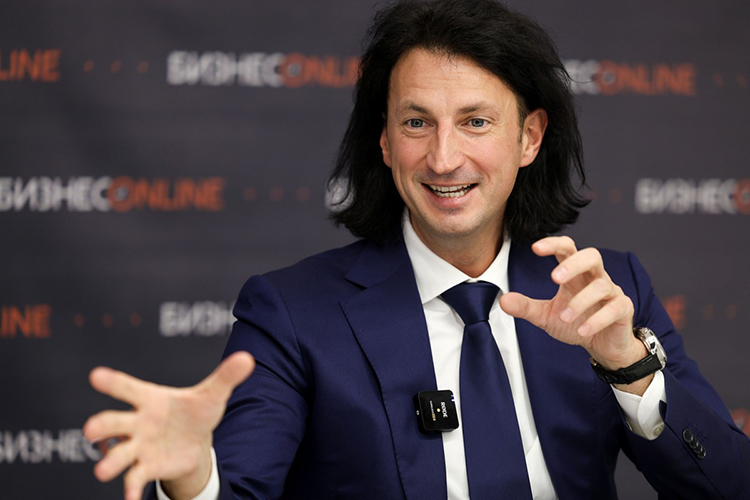 «Можно все продать, деньги положить в банк, инвестировать и тогда отдыхать на островах. А если у тебя 3 тысячи сотрудников, если у тебя большой бизнес, то так уже не получится»