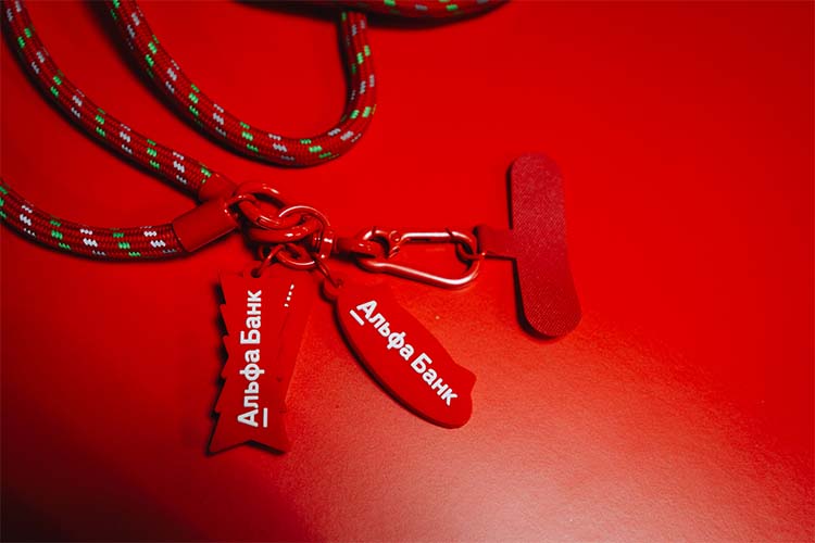 Гости могли принять участие в розыгрыше фирменного мерча, записать рекламное объявление или запечатлеть себя на общей фотоинсталляции «Немалый бизнес Казани»