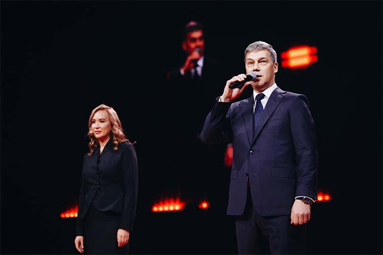 Владислав Абрамов: «Создание комьюнити, обмен лучшими практиками, доступ к знаниям ведущих экспертов &mdash; это те ценности, которые мы можем и хотим давать сверх кредитов и расчетов»