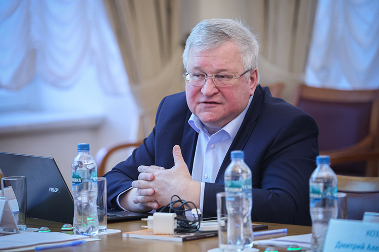 Председатель наблюдательного совета Института демографии, миграции и регионального развития Юрий Крупнов обратил внимание, что для развития сибирского региона необходимо прокладывать «цивилизационные коридоры»