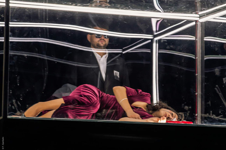 Любовь и другие экспонаты: в театре им. Камала открылся «Музей невинности»