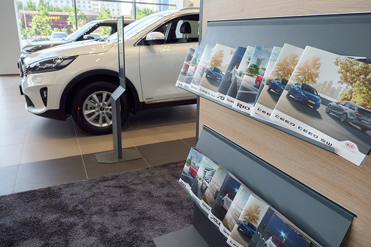 «Когда ты подписал дилерский договор, наступает второй тайм. В игру вступает клиент, а лучше, чем клиент, никто не расскажет о машине. И ты смотришь, стабильный ли у тебя спрос или нестабильный, видишь обратную связь»