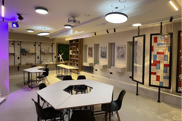 Центральный зал лаборатории «Яктылык»