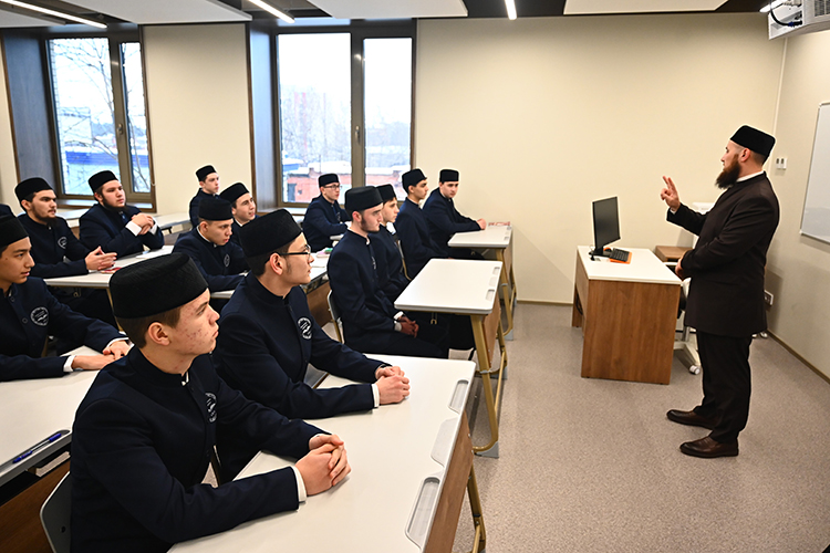 Сегодня медресе &mdash; одно из ведущих в России, здесь обучаются ребята в возрасте от 15 лет и старше, всего духовное образование получают около 550 человек из более чем 20 регионов страны