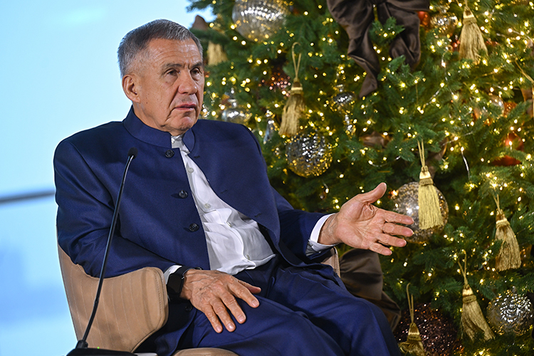 «Исламский мир от России не отвернулся. Если взять товарооборот, практически половина приходится на страны ОИС. Оман для нас тоже интересен, мы намерены открыть там торговое представительство. В Омане мы активизируемся в ближайшее время»