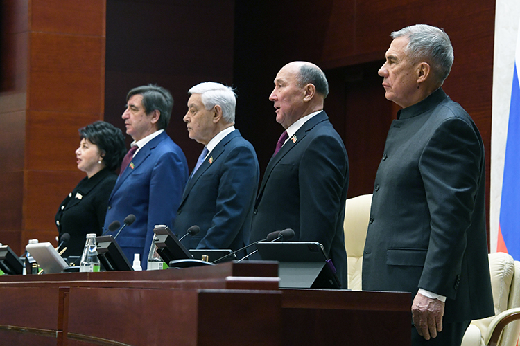 «Татнефти» – льготы на 6,2 ярда, ремесленникам – реестр, энергетикам – запрет, а собакам – эвтаназию