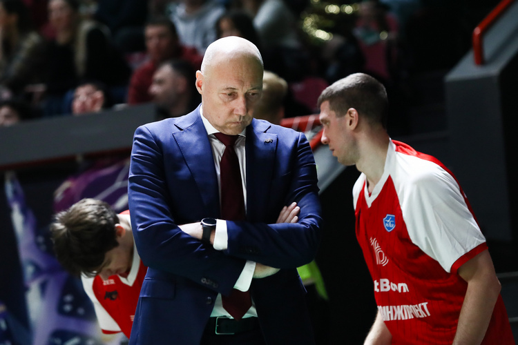 За полторы минуты до конца Василия Карасева удалили