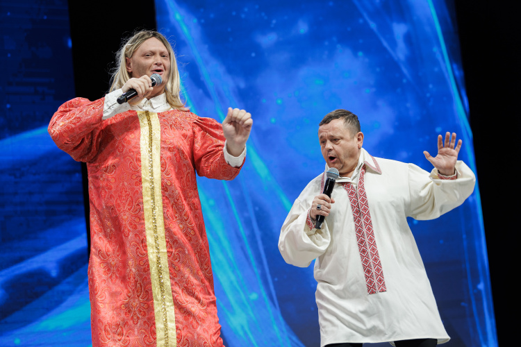 «КВН всегда премьера (во всяком случае, то, что показывается по телевидению), все шутки новые. Каким бы опытом ты ни обладал, каким бы гениальным ни был, ты не можешь на 100 процентов предсказать, как зал среагирует на шутки»