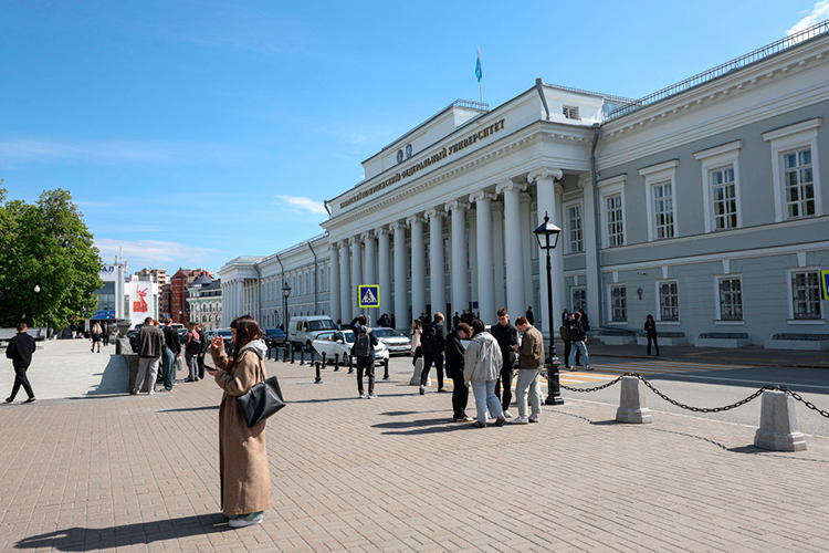 В 2024 году Казанский федеральный университет занял 1-е место в России в области молодежной политики по оценке министерства науки и высшего образования РФ, напомнил Сафин