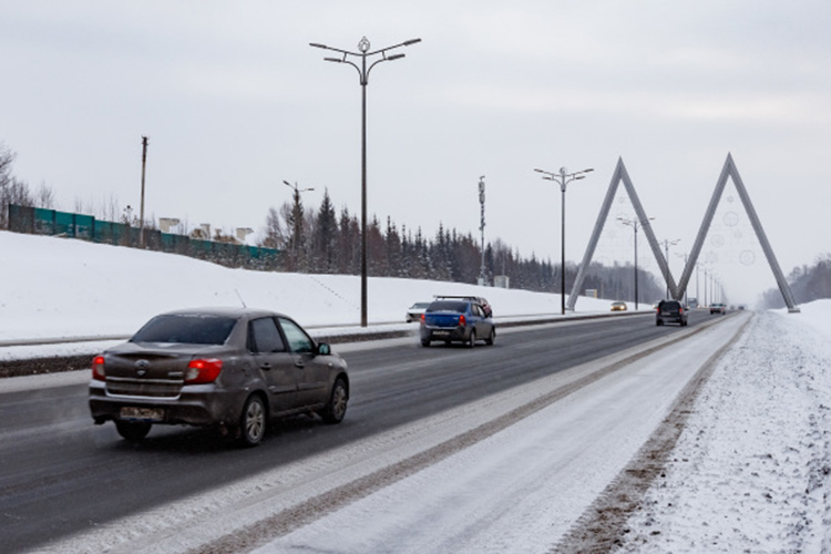 Метшин рассказал, что все же рассматривается строительство дублера Оренбургского тракта за Матюшинским лесом, что минимизирует вырубку деревьев