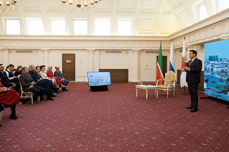 Ильсур Метшин: «Год благополучный, созидательный. По итогам 9 месяцев идем с ростом промышленного производства, инвестиций в основной капитал, надеюсь, и 12 месяцев закончим с ростом»