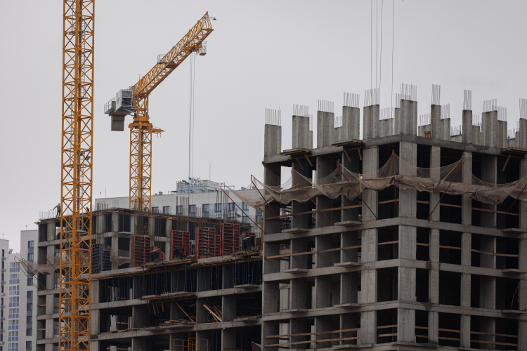 Текущие объемы строительства &mdash; 1,3 млн кв. м жилья за год &mdash; и статистика продаж подтверждают устойчивость рынка, добавил глава города, признавая и наличие проблем