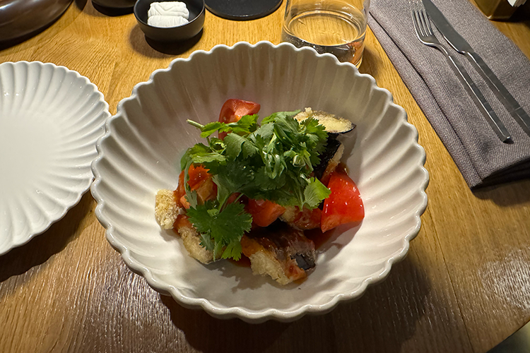 Хрустящие баклажаны с томатами и китайским соусом